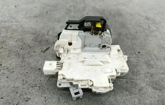 Audi A6 S6 C6 4F Rear door lock 