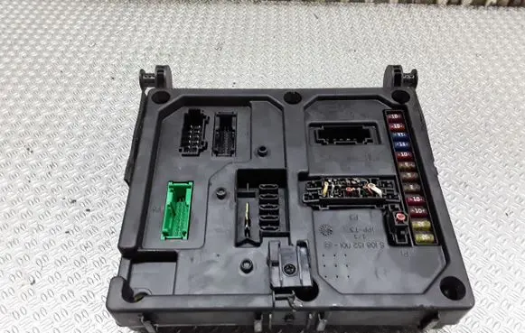 Ford Galaxy Fuse module 7M3962258L