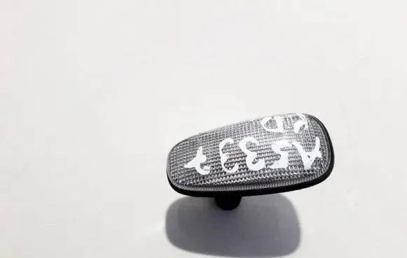 Front fender indicator light