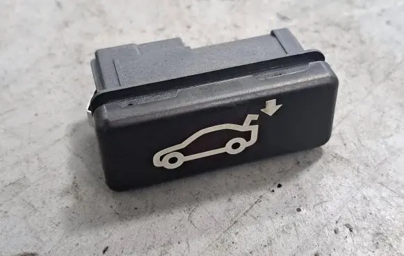 BMW X6 E71 Tailgate/trunk/boot open switch 8375580