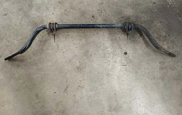 Nissan Navara D40 Front anti-roll bar/sway bar 