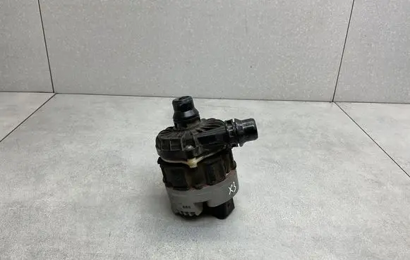 BMW X3M F97 Electric auxiliary coolant/water pump 8686899