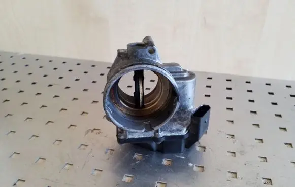 Volkswagen Golf V Throttle valve 03G128063GV120