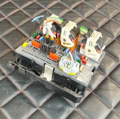 Fiat Scudo Fuse module 9675878080 R03