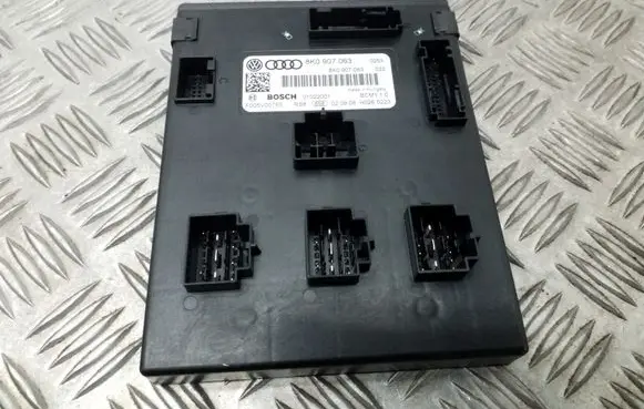 Audi A4 S4 B8 8K Comfort/convenience module 8K0907063