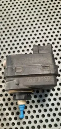 Renault Trafic II (X83) Headlight level adjustment motor R7700415348