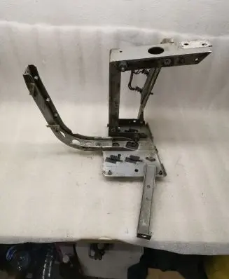 Audi A8 S8 D2 4D Fender mounting bracket 4D0821137AL