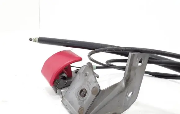 Volvo S40, V40 Engine bonnet (hood) release handle