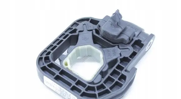 BMW X1 U11 Radiator mount bracket 5B31E53