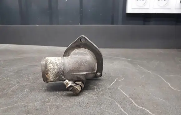 Opel Astra G Thermostat housing 