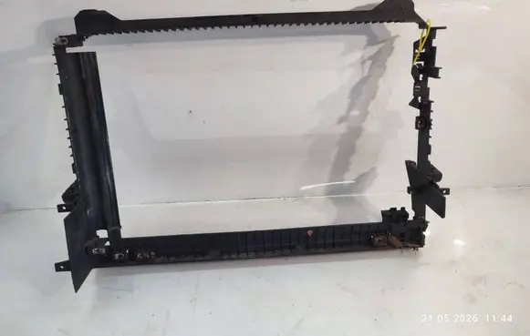 Jaguar XE Radiator trim 