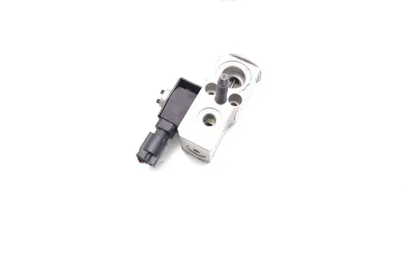 Tesla Model 3 Air conditioning (A/C) expansion valve 110187800A