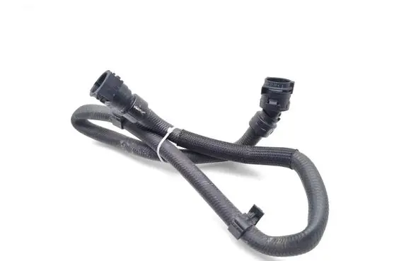 Engine coolant pipe/hose