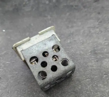 Opel Zafira A Heater blower motor/fan resistor 90560362