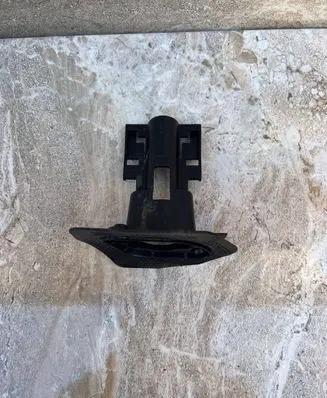 Volvo C40 Front bumper mounting bracket 31690936
