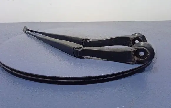 Ford Mondeo MK I Front wiper blade arm 