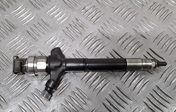 Toyota Corolla Verso E121 Fuel injector 236700R170