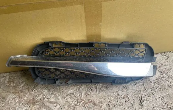 Jaguar XF X250 Front bumper lower grill 8X2315K233BC
