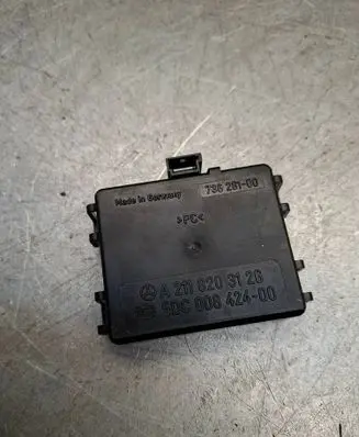 Mercedes-Benz E W211 Rain sensor A2118203126 73628100 5DC00842400
