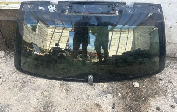 BMW 5 E60 E61 Opening tailgate glass