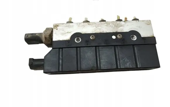 Mercedes-Benz S W220 Air suspension valve block 83609015N