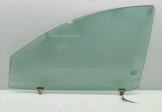 Mitsubishi L200 Front door window glass four-door 5706A957