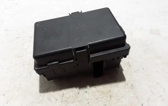 Chrysler Pacifica Fuse module 68239267AC
