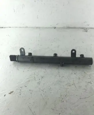 Mercedes-Benz CLS C219 Fuel main line pipe A6420702695 0632700225