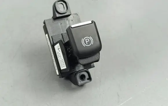 Maserati Quattroporte Hand parking brake switch 670110722