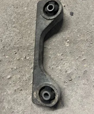 Hyundai Santa Fe Rear differential/diff mount bracket 