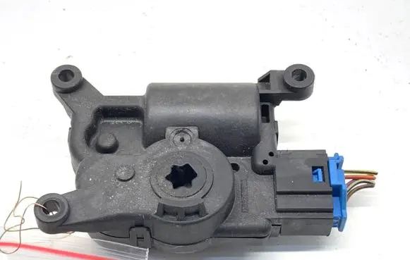 Volkswagen PASSAT B8 Air flap motor/actuator 5Q0907511A