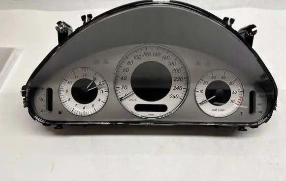 Mercedes-Benz E W211 Speedometer (instrument cluster) A2115405448
