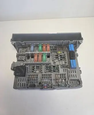 BMW 3 E90 E91 Fuse module 6906621
