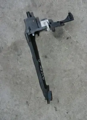 Opel Astra K ABS pump bracket 39017042