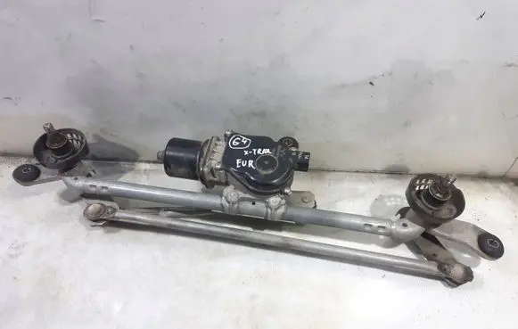 Nissan X-Trail T32 Front wiper linkage and motor