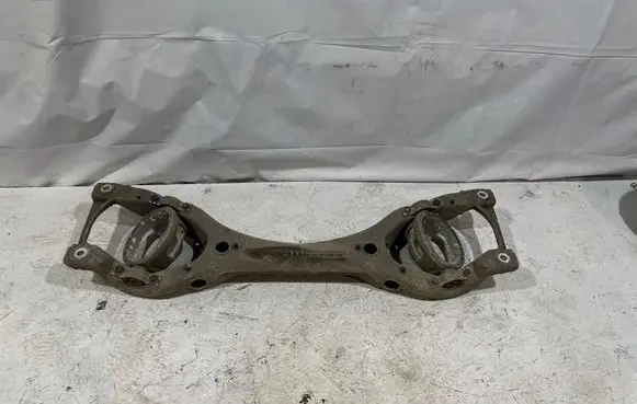 Audi Q7 4L Rear subframe 7L8512369
