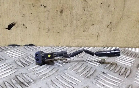 Volvo S60 Windshield washer spray nozzle 
