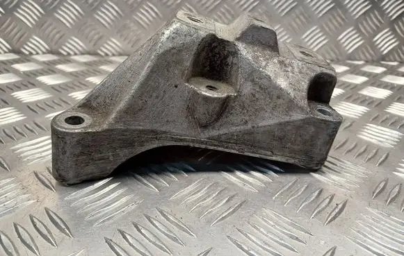 Skoda Octavia Mk1 (1U) Gearbox mounting bracket 1J0199117AK