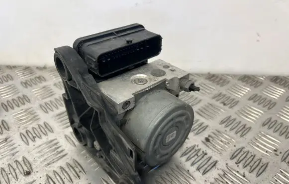 Volkswagen PASSAT B8 ABS Pump 3Q0907379AB