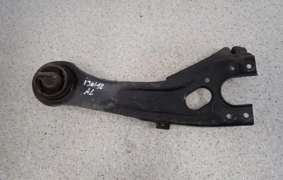 Hyundai i30 Front upper control arm/wishbone 