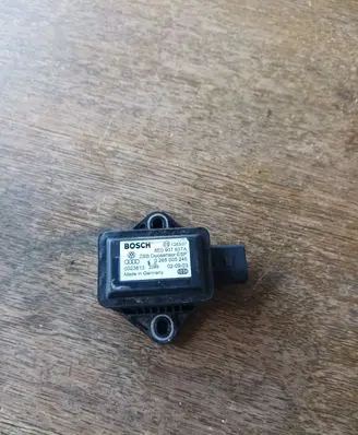 Volkswagen Golf IV ESP acceleration yaw rate sensor 907637 0265005245 0023813