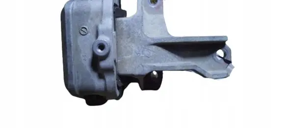Mitsubishi Outlander Engine mounting bracket