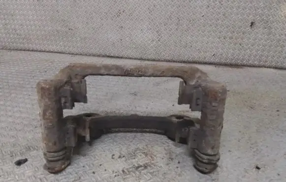 Mercedes-Benz Sprinter W906 Brake caliper pad carrier rear 