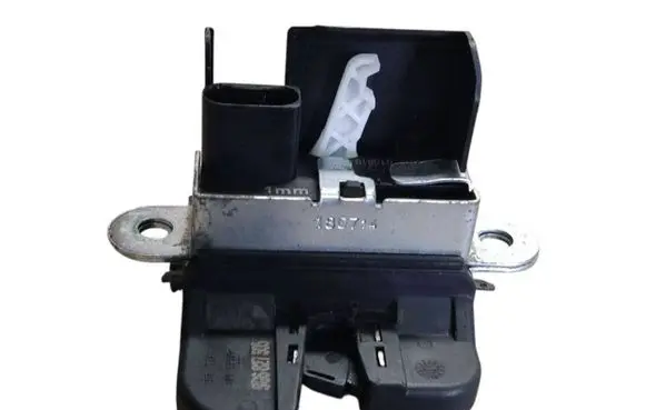 Volkswagen Golf VII Tailgate/trunk/boot lock/catch/latch 5G6827505