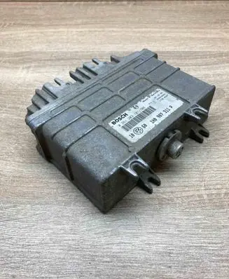 Volkswagen Golf III Engine control unit/module ECU 1H0907311P 0261203707