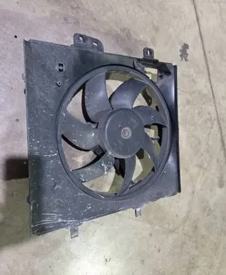 Opel Crossland X Radiator cooling fan shroud FS2239 MM12096 039195242