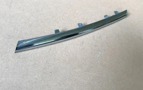 Opel Insignia A Front bumper upper radiator grill 13264449