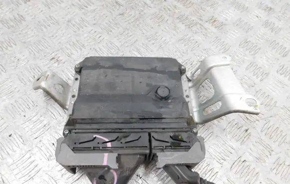 Toyota Yaris Engine control unit/module 896610D310 MB2751002494