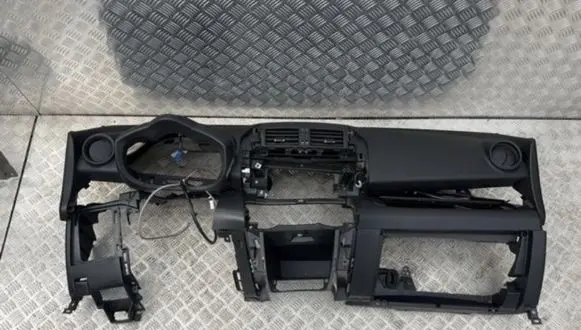 Toyota RAV 4 (XA40) Dashboard