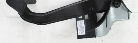 Mercedes-Benz C W204 Brake pedal A2042902001 080851847 PP204290056